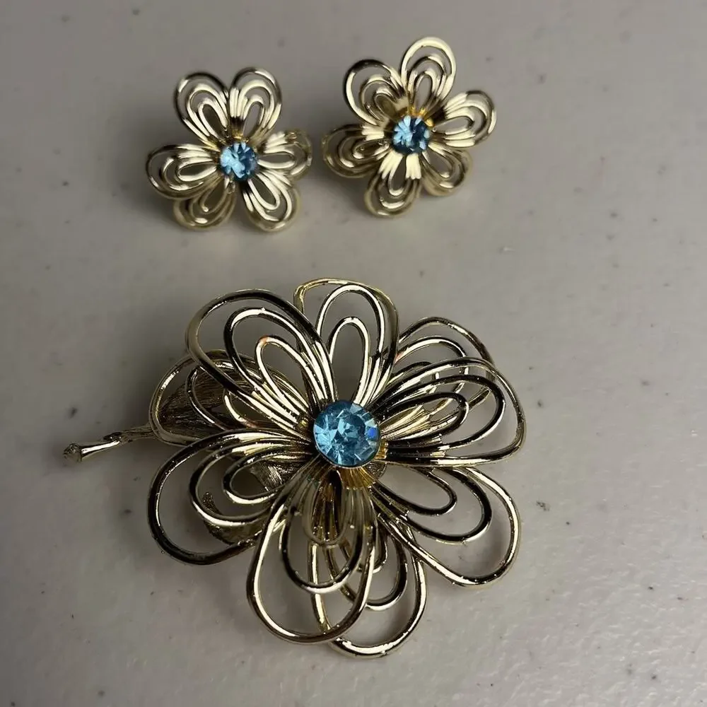 Gold Tone Wire Flower Blue Rhinestone Screw Back Earrings & Brooch Pin Set MCM